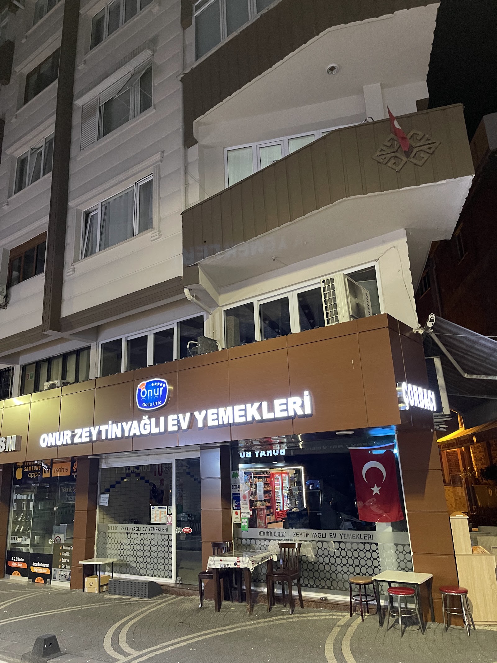 Onur Lokantası Galip Usta mekanı