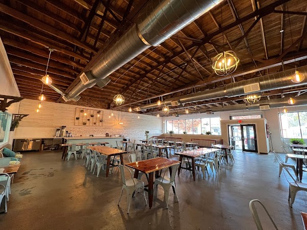 THE STREATERY exterior