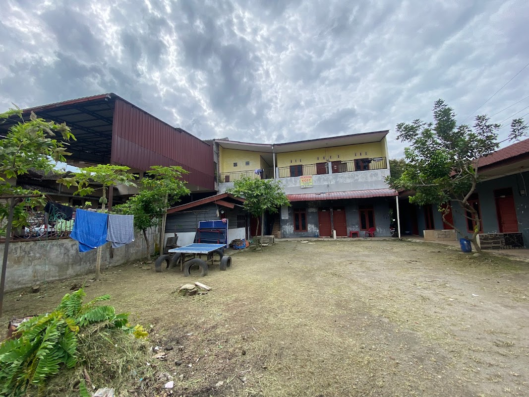 Kost Azana