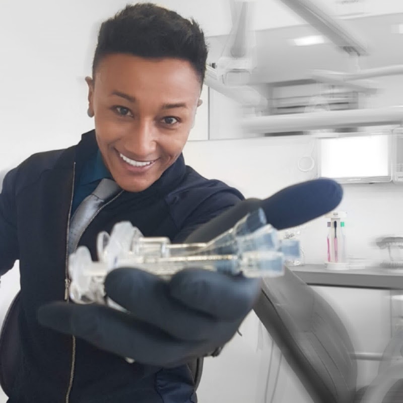 Dr Jansen Brito | INVISALIGN TOP DOCTOR | ORTODONTISTA | LENTE DE CONTATO | HARMONIZAÇÃO • Freguesia RJ - foto 5