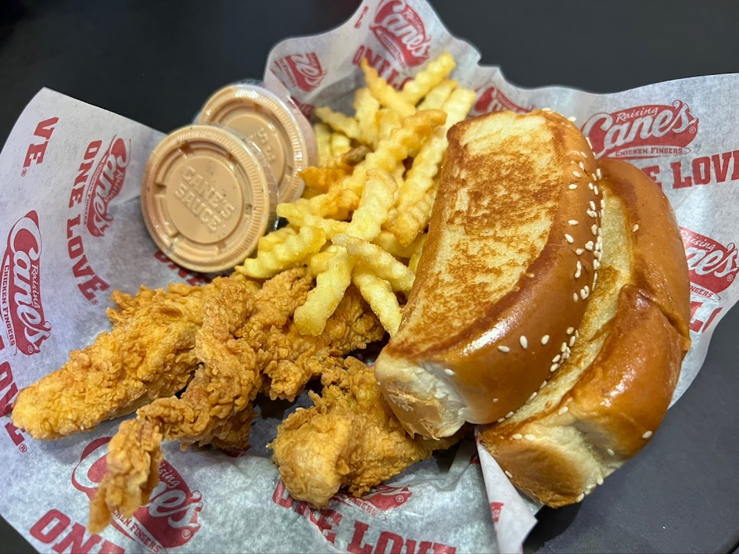Raising Cane's Chicken Fingers photo 3