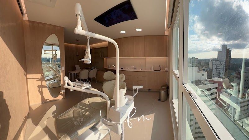 Dra Fernanda Mattos - Dentista no Bigorrilho