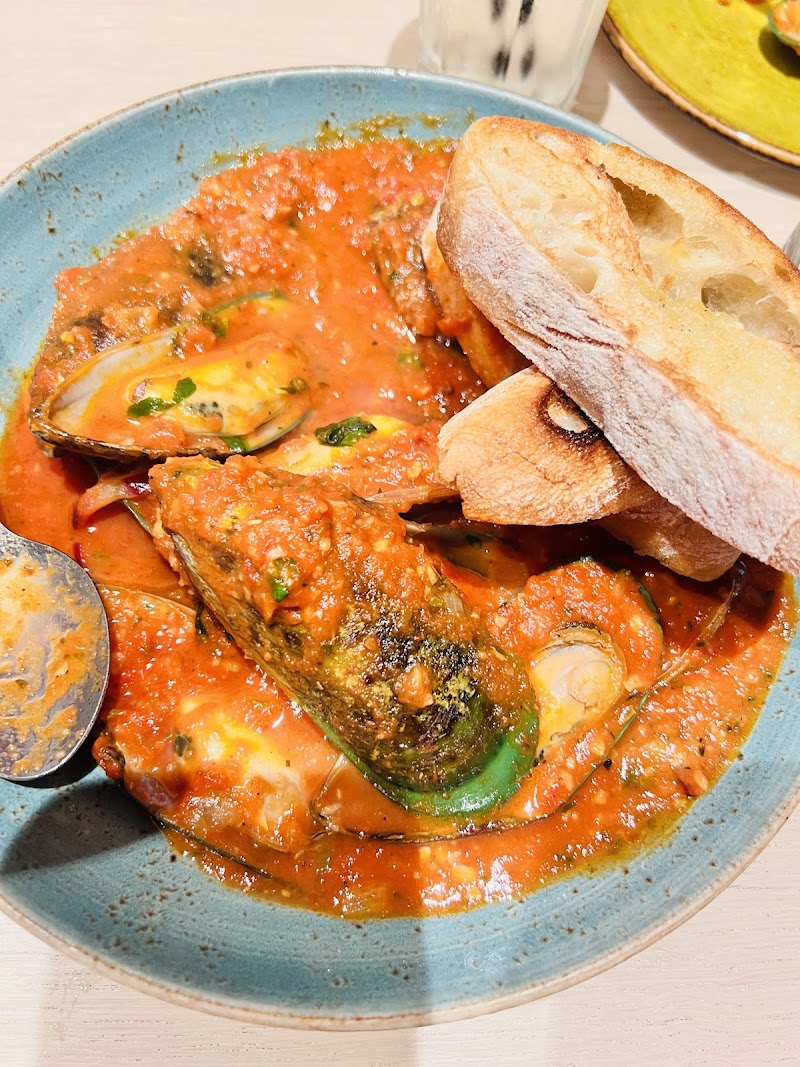 Max on Hardware photo 2