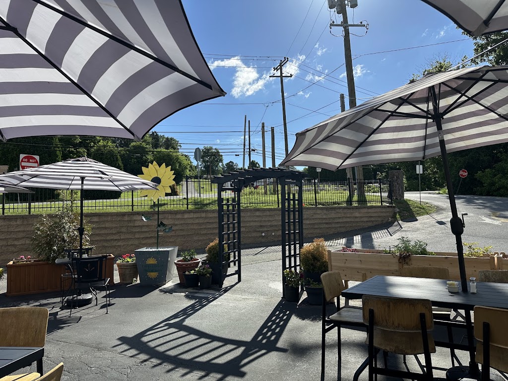 Shorty’s Sunflower Cafe