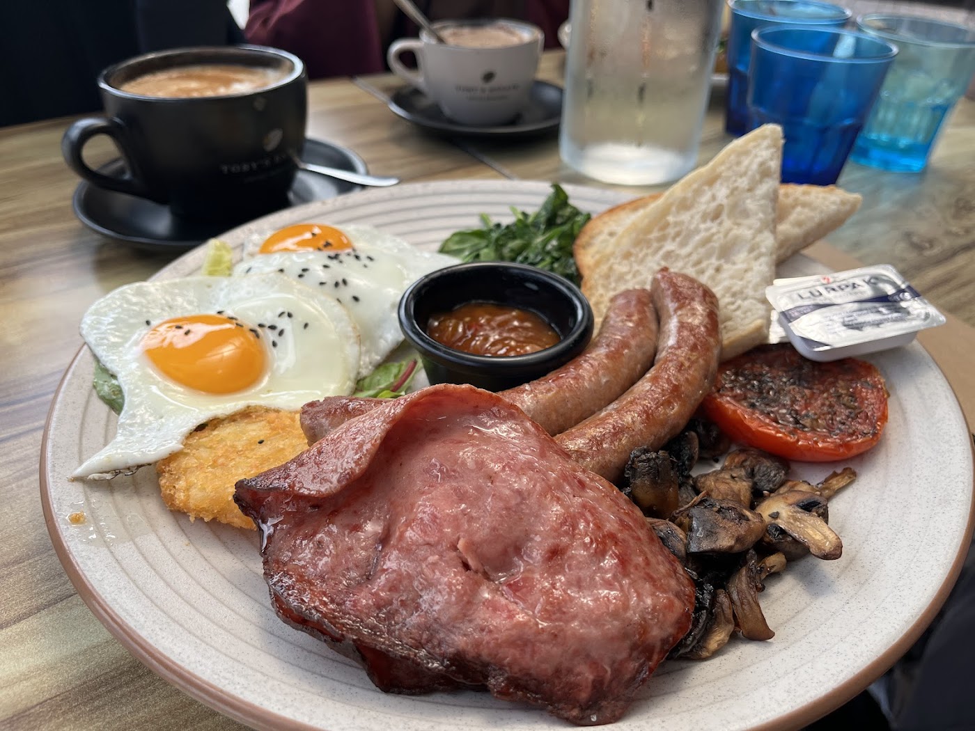 Breakfast and brunch at Cafe 52