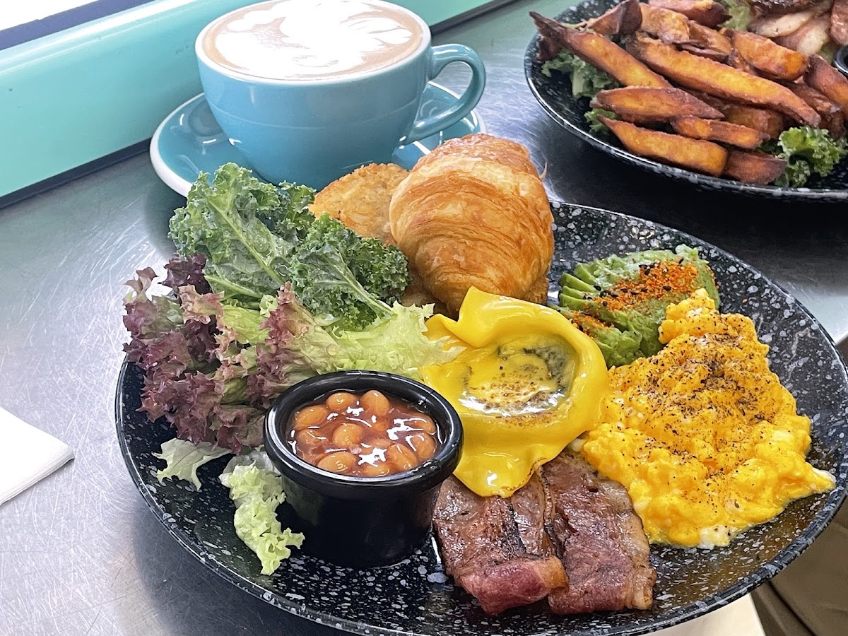 Flat Mountain Cafe — photo 4
