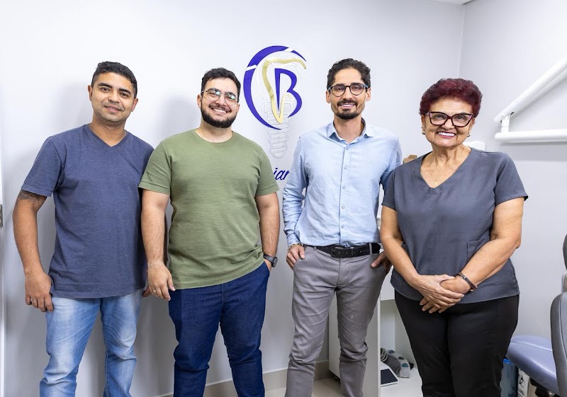 Dr Cassiano Borges - Implante Dentário em Campo Grande