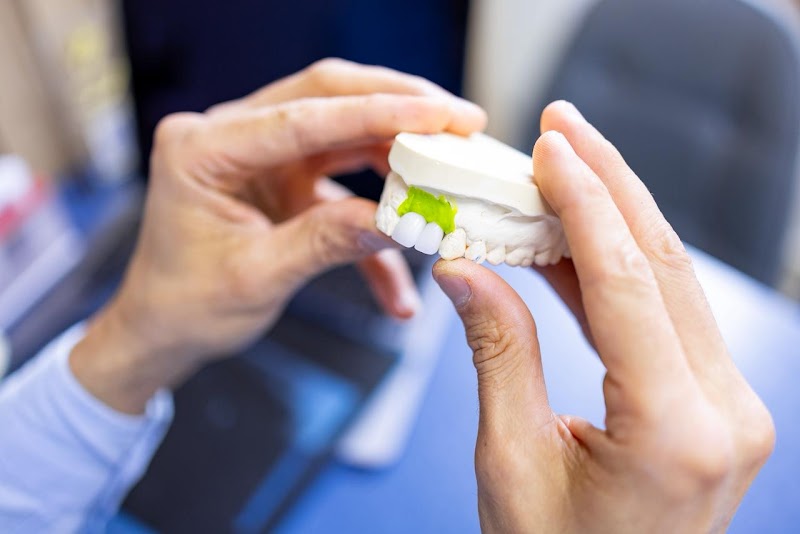 Dr Cassiano Borges - Implante Dentário em Campo Grande - foto 4