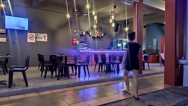 Kelapa Condong Smoke House - Photo 1