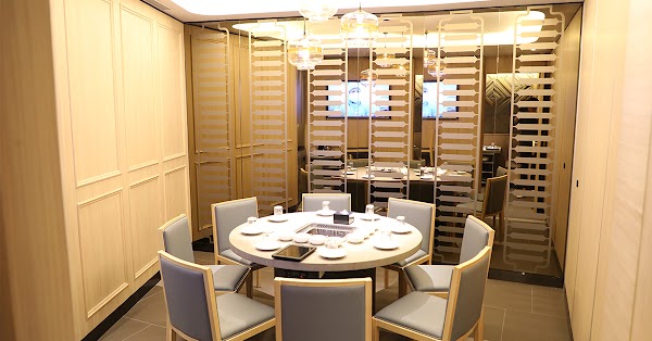 Haidilao Hot Pot - Photo 1