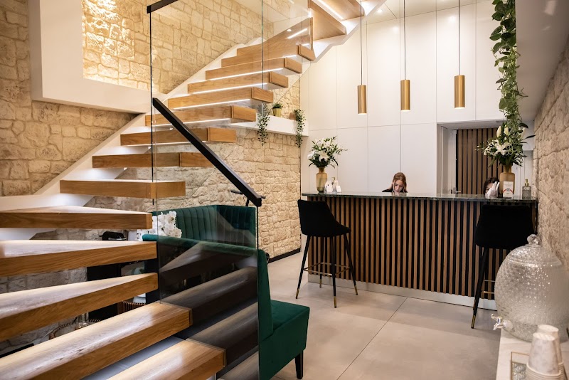 𝐋𝐞 𝐂𝐚𝐛𝐢𝐧𝐞𝐭 𝐃𝐞𝐧𝐭𝐚𝐢𝐫𝐞 𝐝𝐞 𝐥𝐚 𝐌𝐚𝐝𝐞𝐥𝐞𝐢𝐧𝐞 | 𝐏𝐚𝐫𝐢𝐬