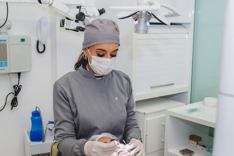 Endodontista Dra. Leila Ribeiro de Rezende - foto 2