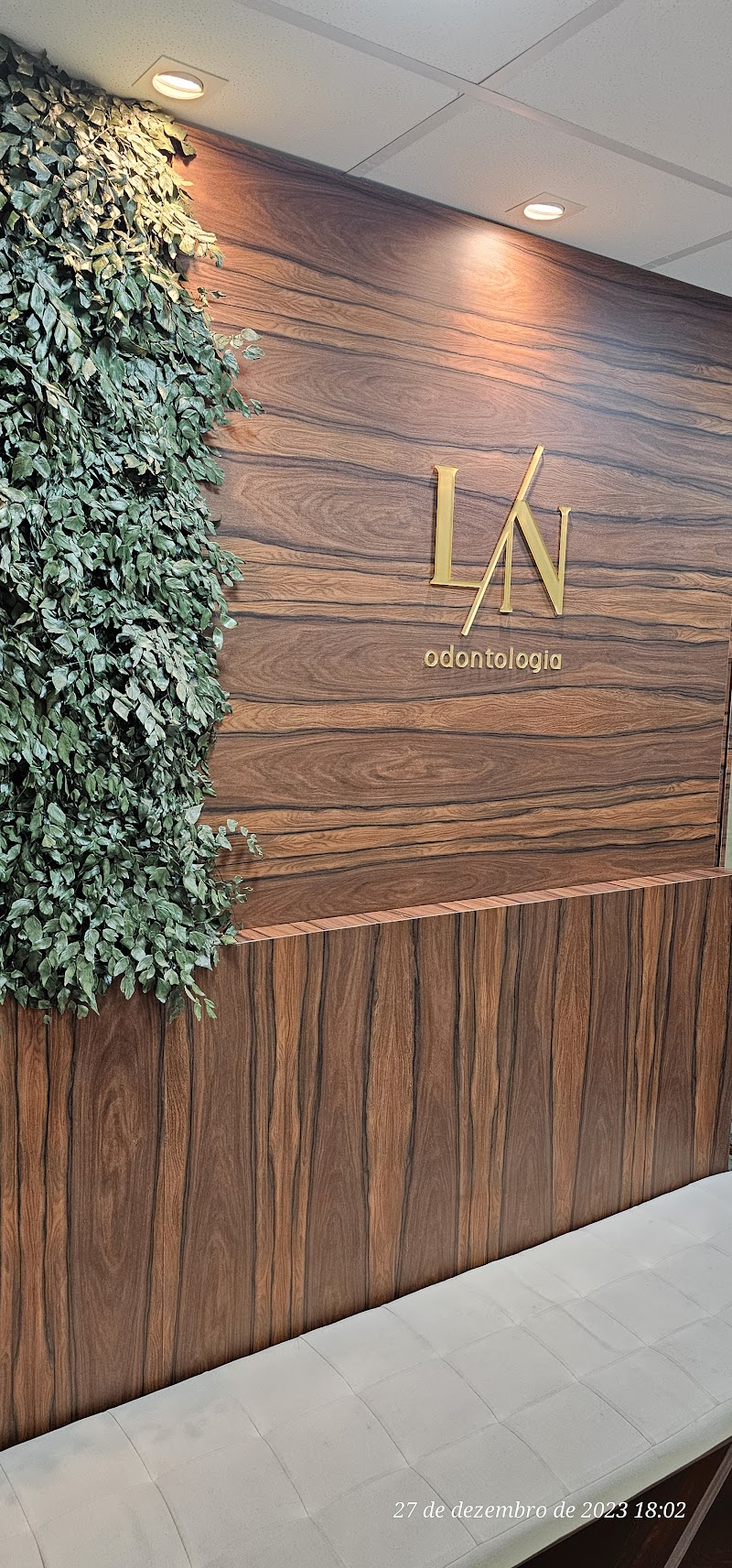 LN Odontologia - Dentista em Recife | Implantes Dentários l Invisalign | Facetas | Lente de Contato Dental - foto 3