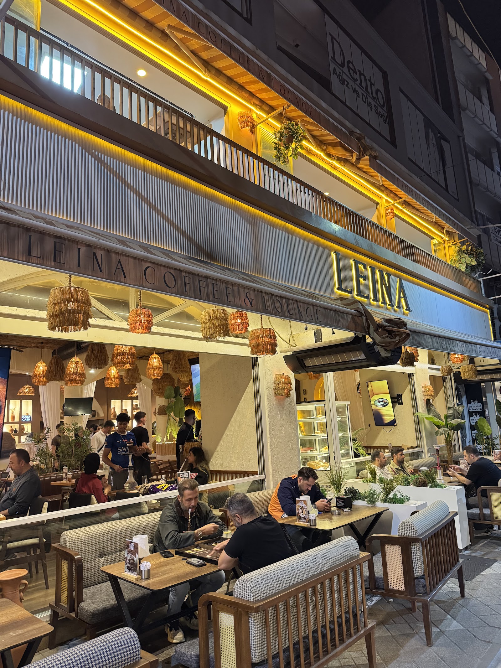Leina Coffee & Lounge mekanı