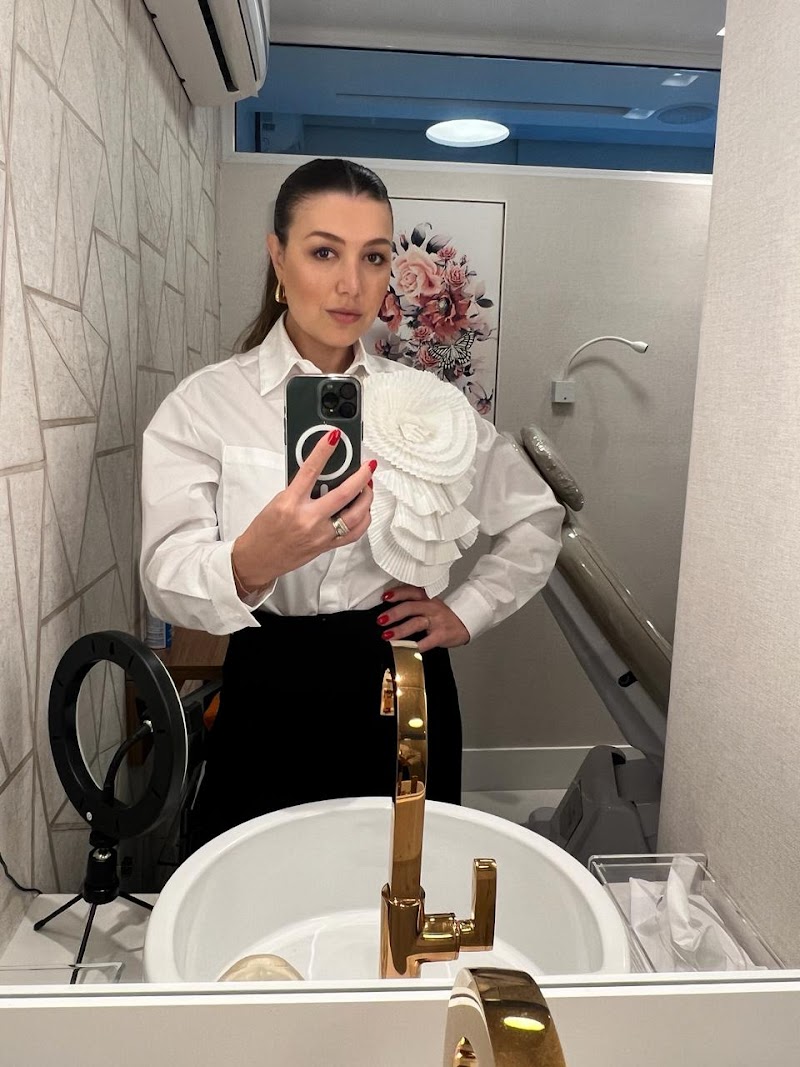 Dra. Flávia Falcão|Dentista|Harmonização Facial|Jardim Botânico|Invisalign|Ultraformer MPT|CO2|Itero| Invisalign|ONA Clinique - foto 4