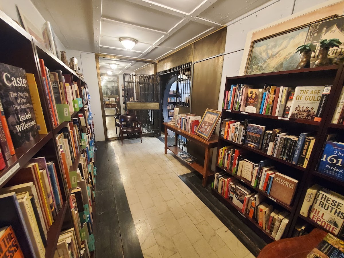 Belleville Books photo 2
