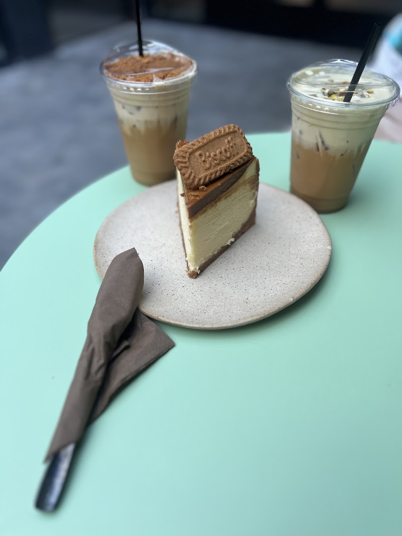 HINAR Dessert Bar & Café photo 4