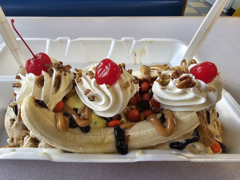 Ye Ole Fashioned Ice Cream & Sandwich Cafe photo 4