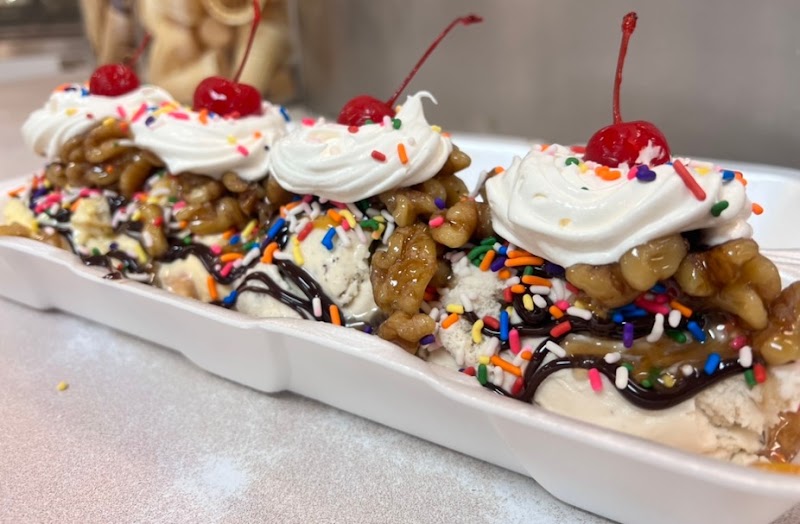 Ye Ole Fashioned Ice Cream & Sandwich Cafe photo 4