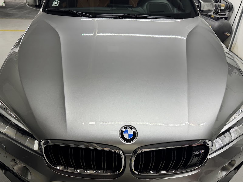 Foto de WTCAR Rio Studio Estética Automotiva | Barra da Tijuca | Pintura e funilaria | Vitrificação cerâmica | Insulfilme