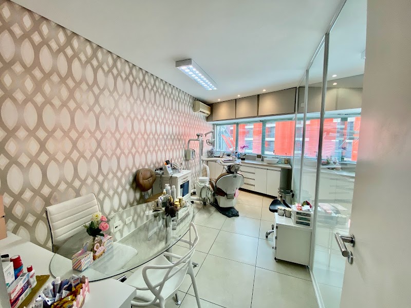 OdontoArtDesign | Facetas no Batel - foto 3