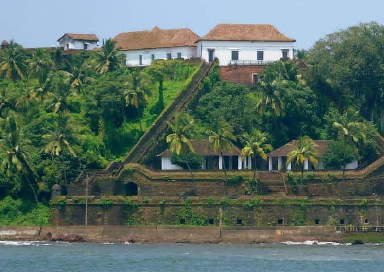 Форт Рейс Магос