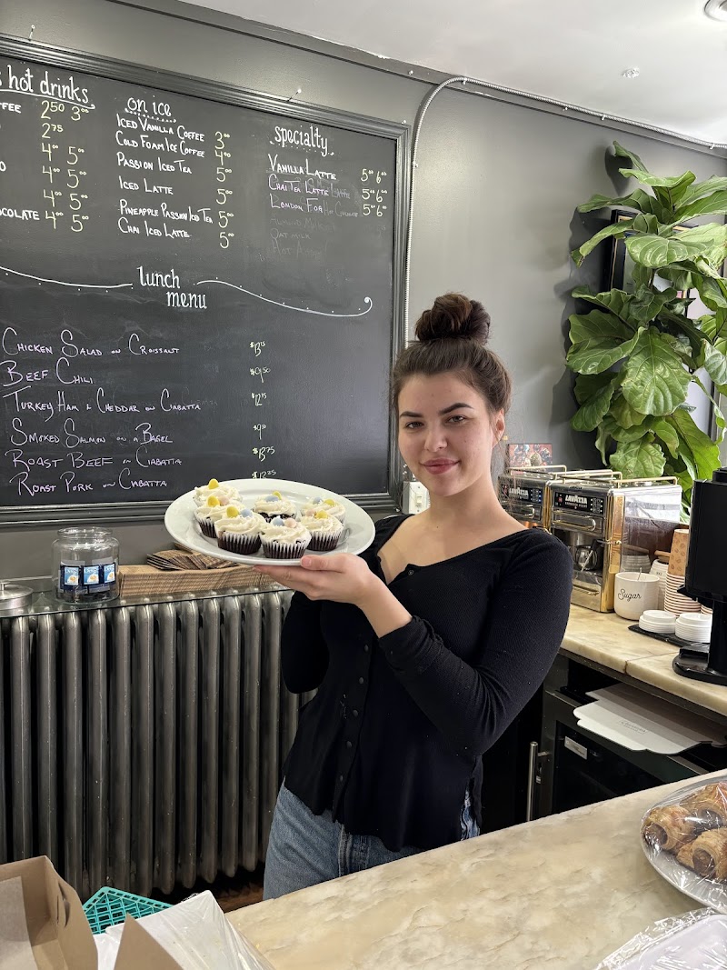 Queenies Bake Shop photo 4