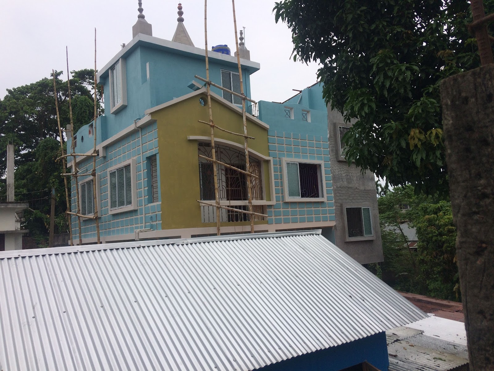 Bhowmik Bari photo 1