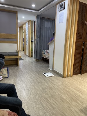 Petals Woman's Clinic - Image 2