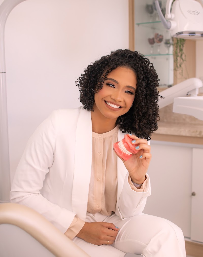 Dra Camila Santana / Consultório Odontológico