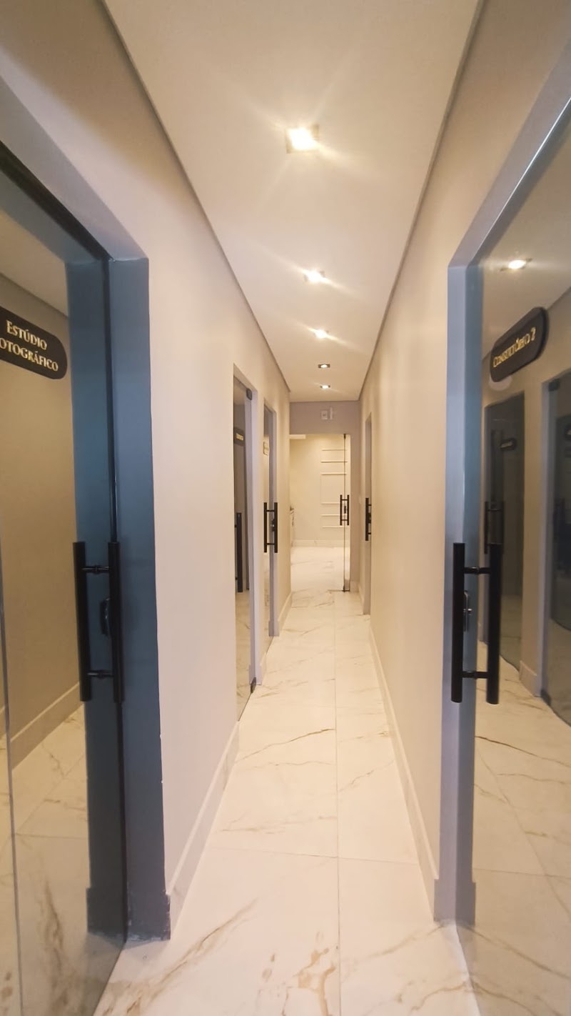 Dr Albem Thiago | Aparelho Invisível Invisalign em Cuiabá - foto 3