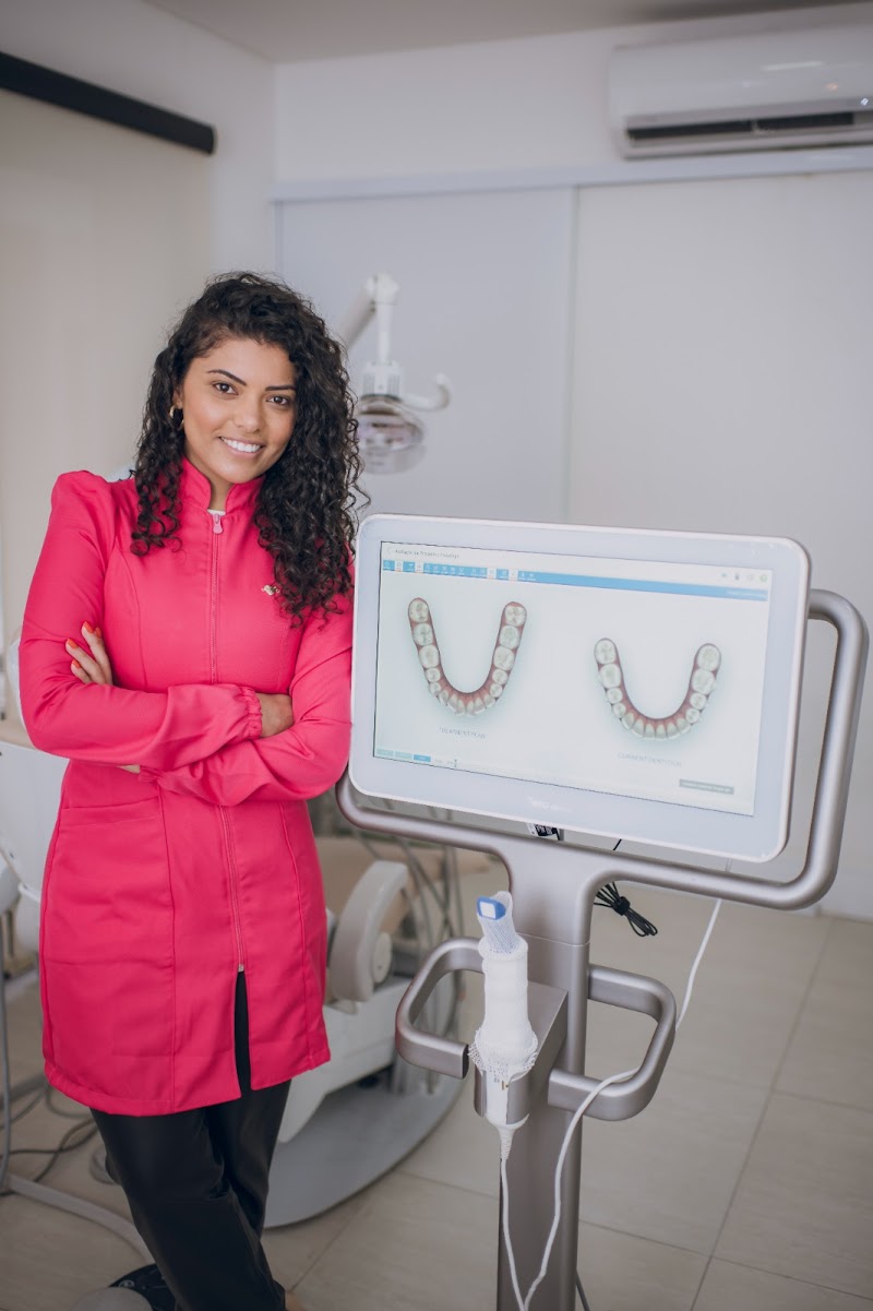 Dra. Danielle Freitas - Odontologia - foto 5