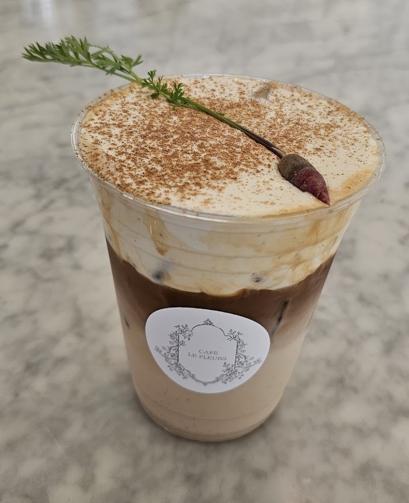 Cafe Le Fleurs photo 2