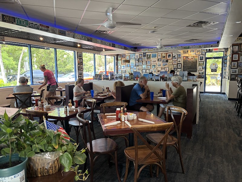 Lighthouse Cafe of Sanibel Island photo 2