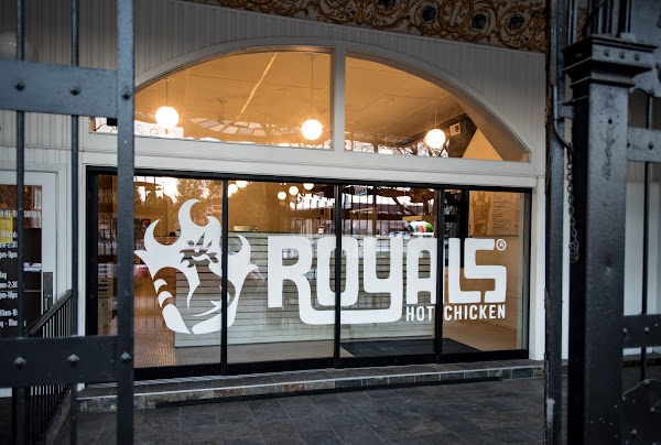 LOUISVILLE FRIED CHICKEN exterior