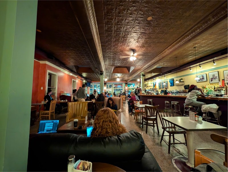 Tryst photo 4