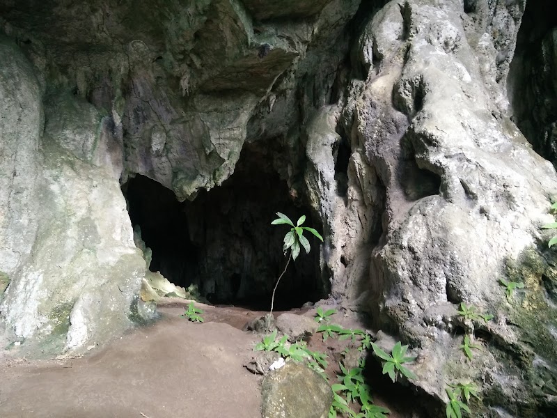 Khao Phueng Cave