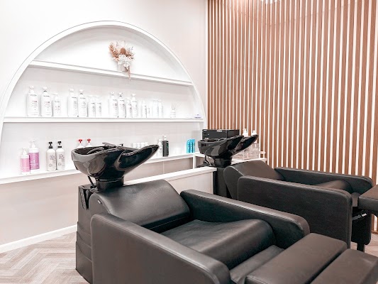 Alluiede Hair Boutique photo 3