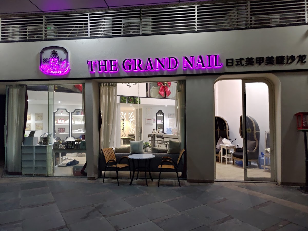 The Grand Nail