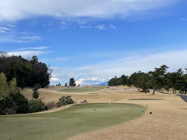 Yokohama Country Club - Photo 2