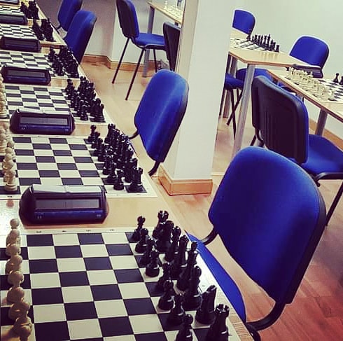 Escuela y Club de Ajedrez Akeru
