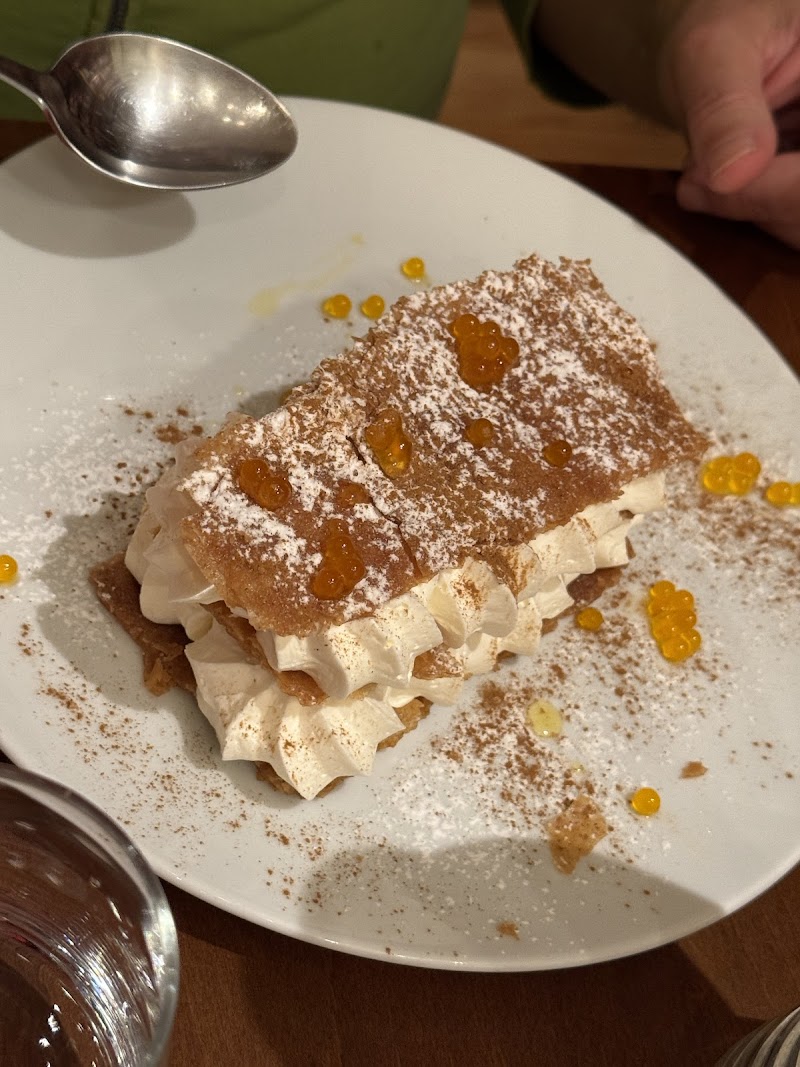 Halaris Art & Coffee