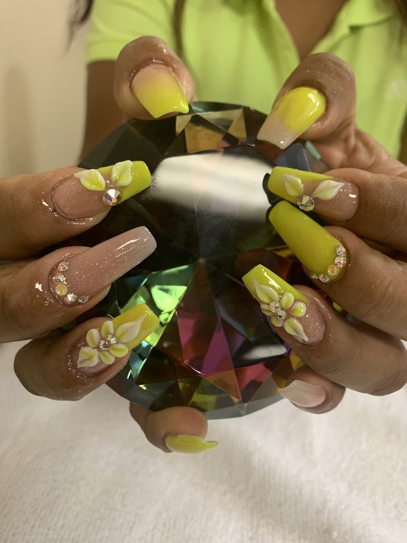 Monica’s Nails & Spa