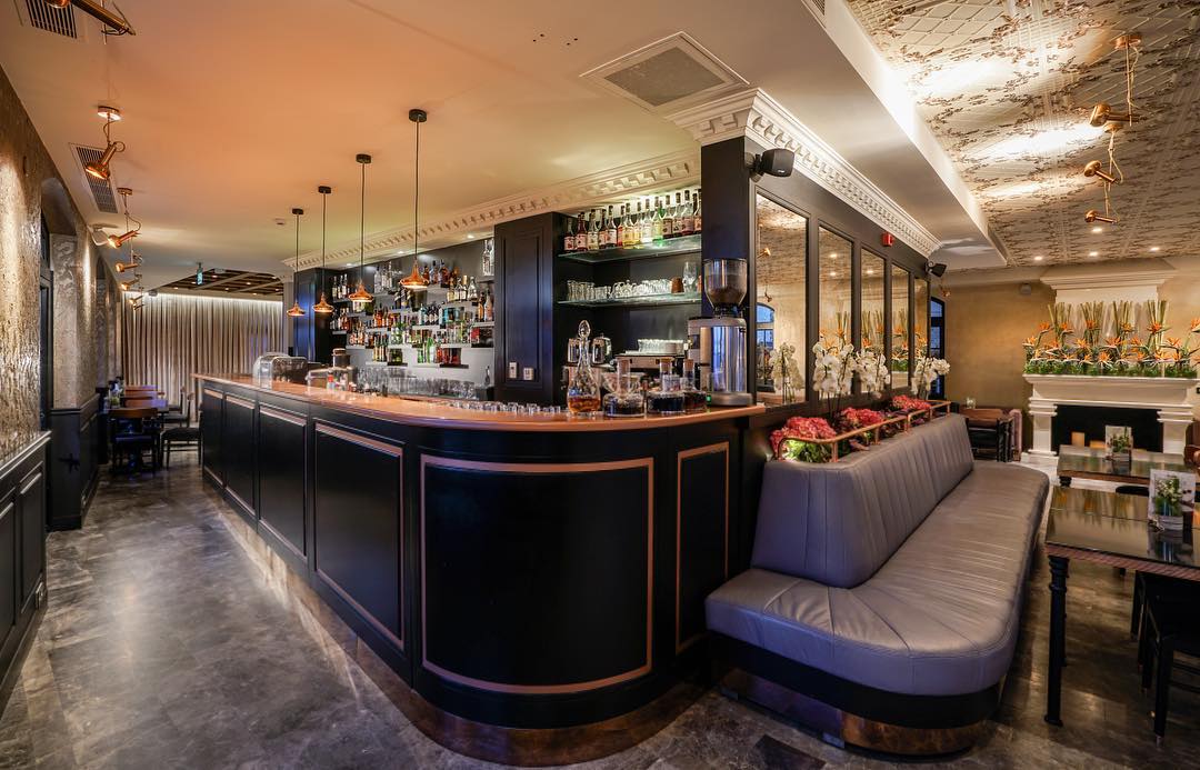 Louise Cafe Brasserie & Loft mekanı