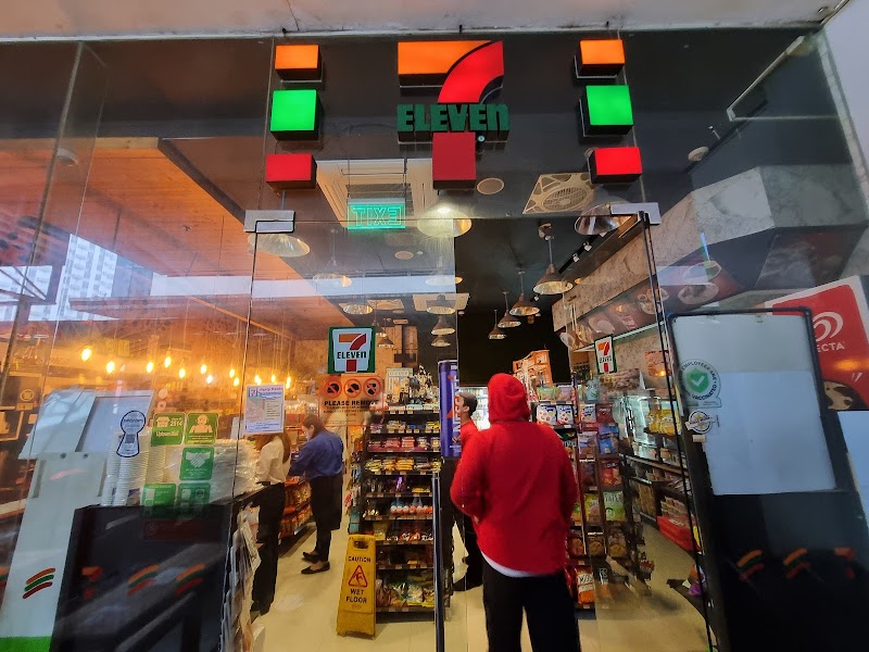 7-Eleven Uptown Mall