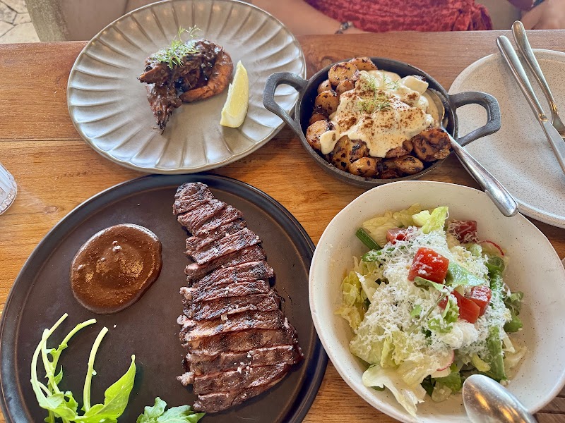 Alegre Bar and Dining photo 3