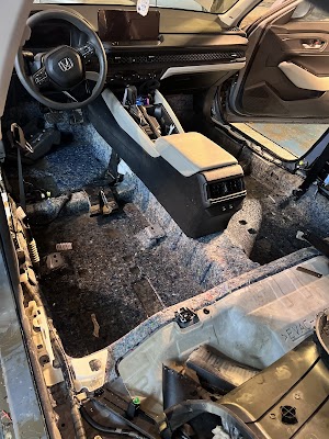 مركز إف ثري لتلميع وغسيل السيارات