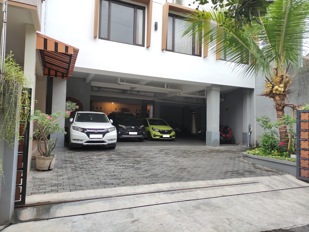 MAY KOST Solo