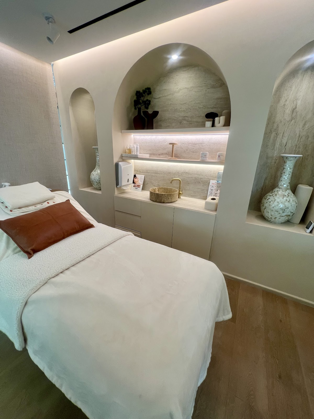 Dr Disha Dinakar - Aesthetic Skin & Hair Doctor Dubai 2