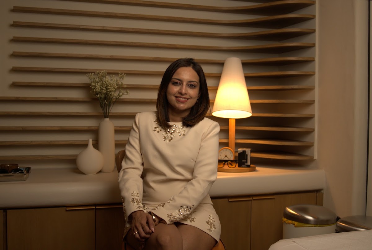 Dr Disha Dinakar - Aesthetic Skin & Hair Doctor Dubai 5